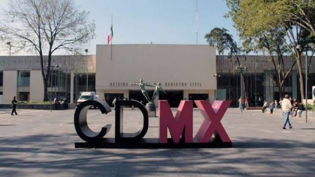 Registro Civil de la CdMx emite primera acta de nacimiento a adolescente trans
